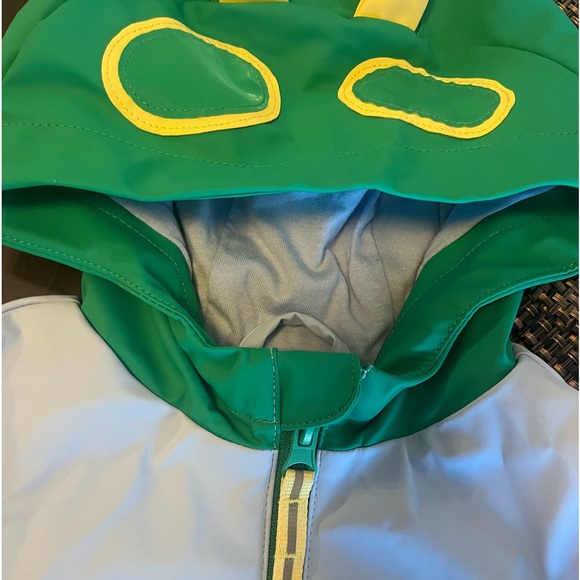 Cat & Jack Rain Jacket - Kids. Size: 12-18 Months - Picture 3 of 6